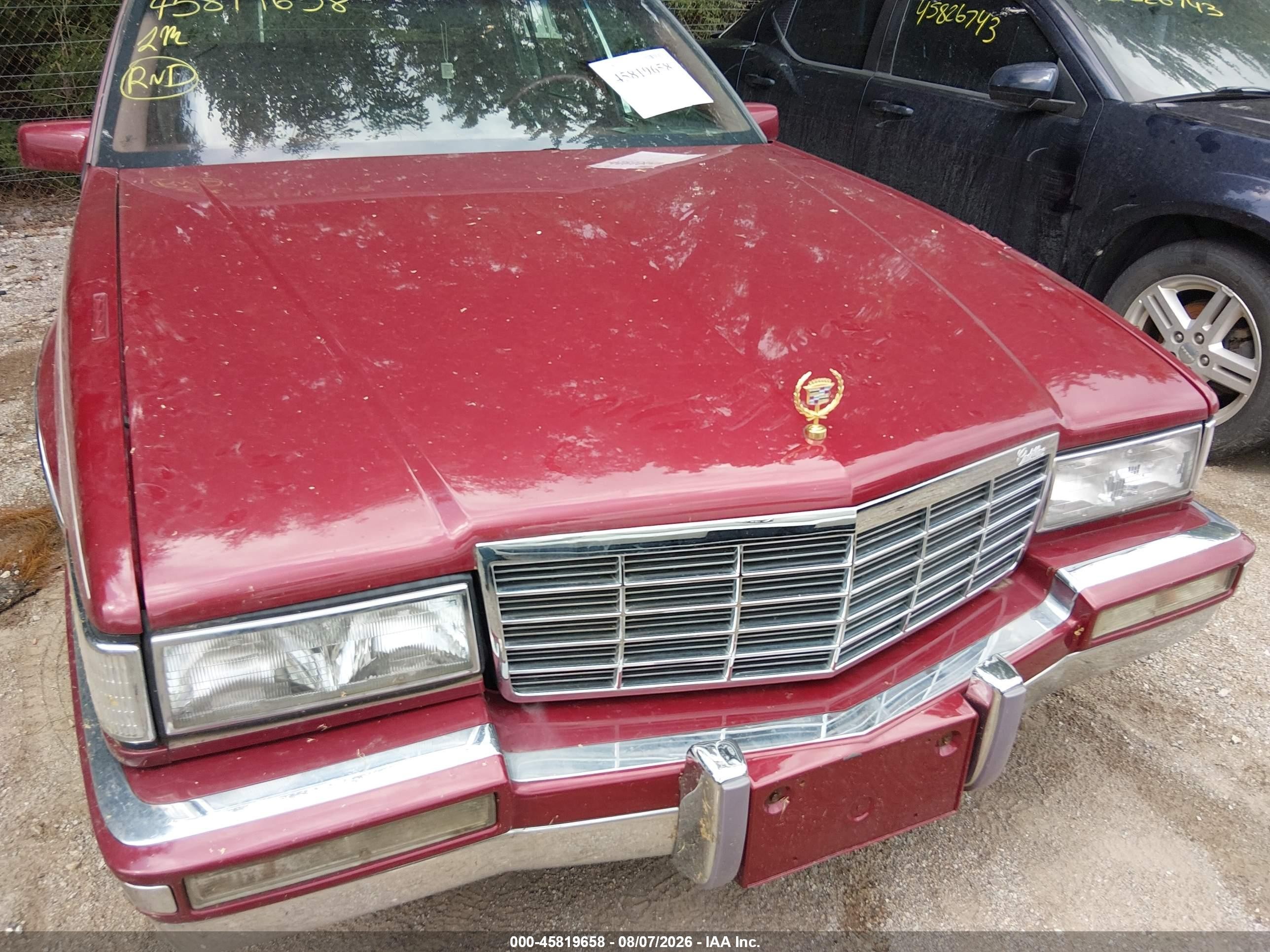 1992 Cadillac Fleetwood Burgundy vin: 1G6CB53B5N4275612