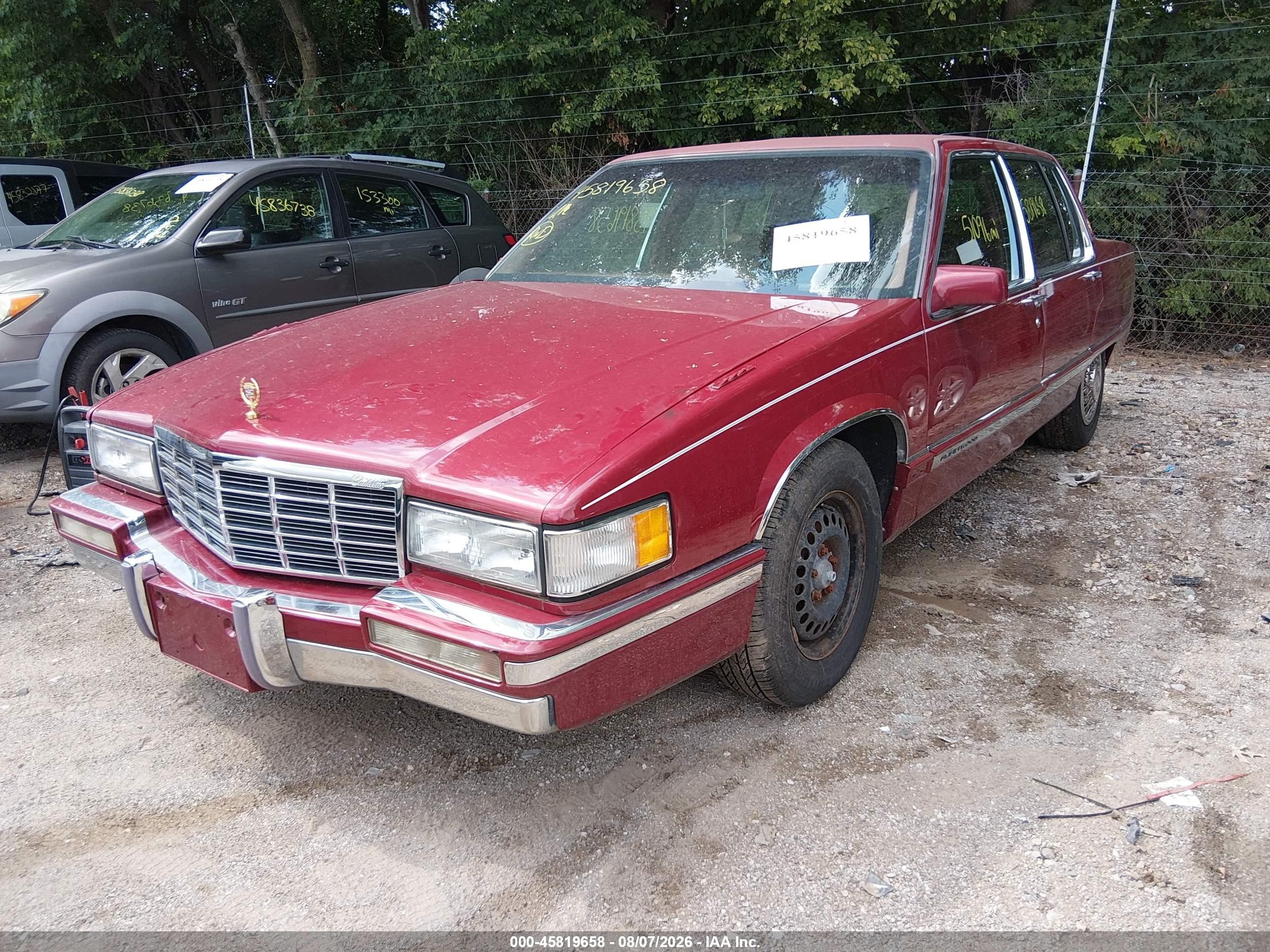 1992 Cadillac Fleetwood Burgundy vin: 1G6CB53B5N4275612