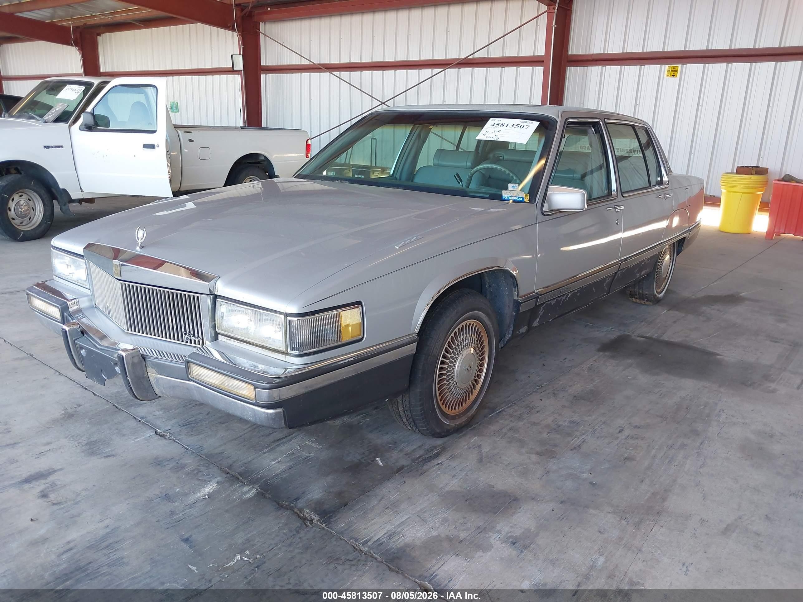 1991 Cadillac Fleetwood   Silver vin: 1G6CB53B8M4225625