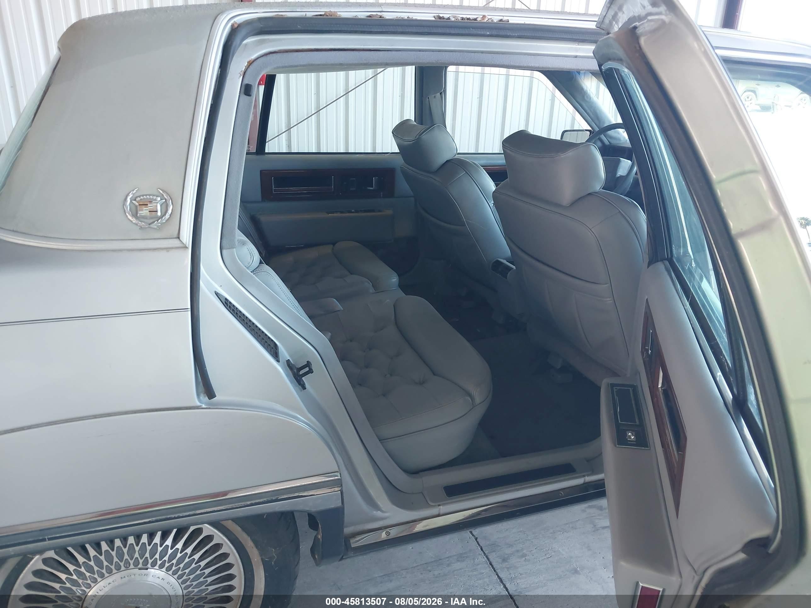 1991 Cadillac Fleetwood   Silver vin: 1G6CB53B8M4225625