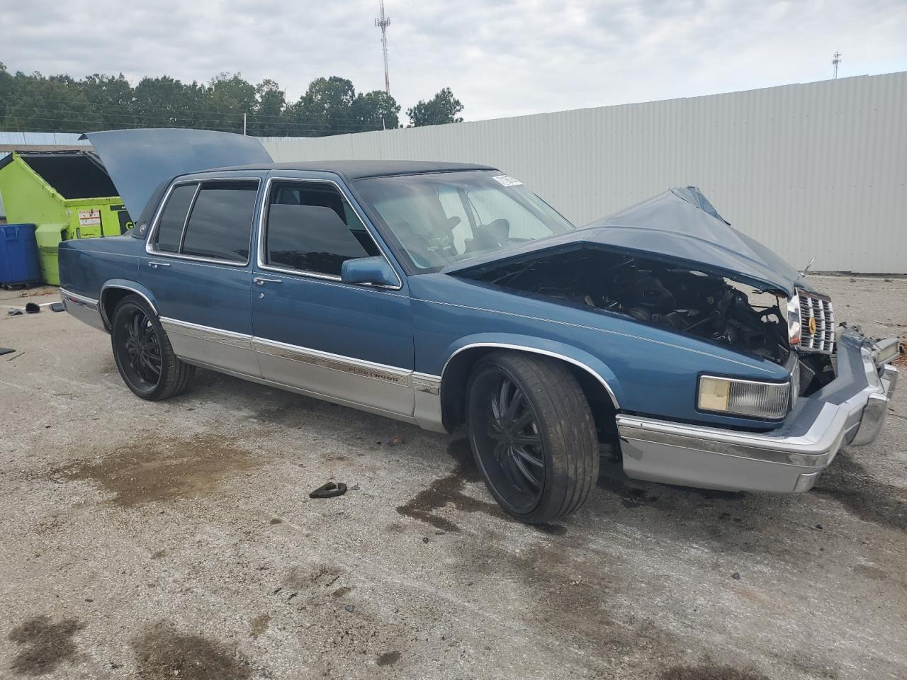 1992 Cadillac Fleetwood Blue vin: 1G6CB53B8N4240045