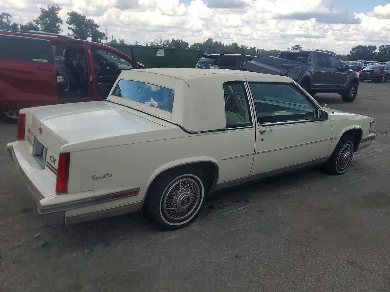 1988 Cadillac Deville White vin: 1G6CD1150J4301933