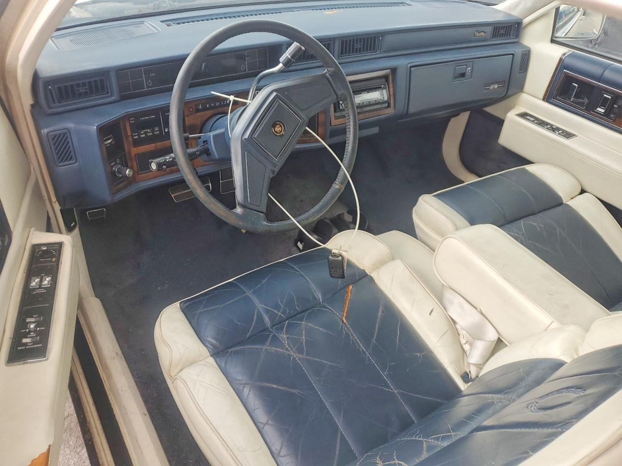 1988 Cadillac Deville White vin: 1G6CD1150J4301933