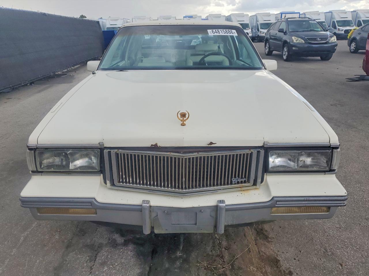 1988 Cadillac Deville White vin: 1G6CD1150J4301933