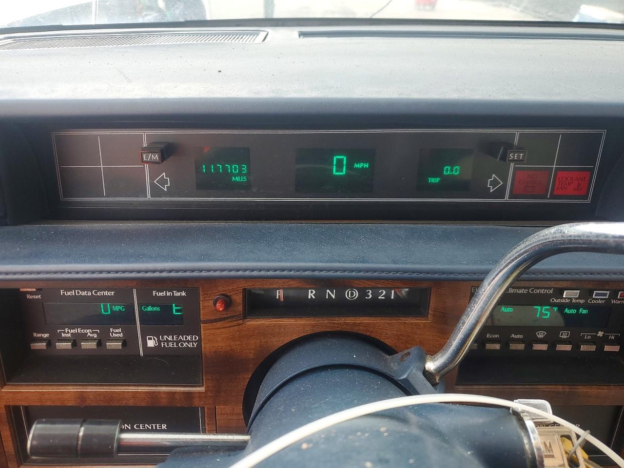 1988 Cadillac Deville White vin: 1G6CD1150J4301933