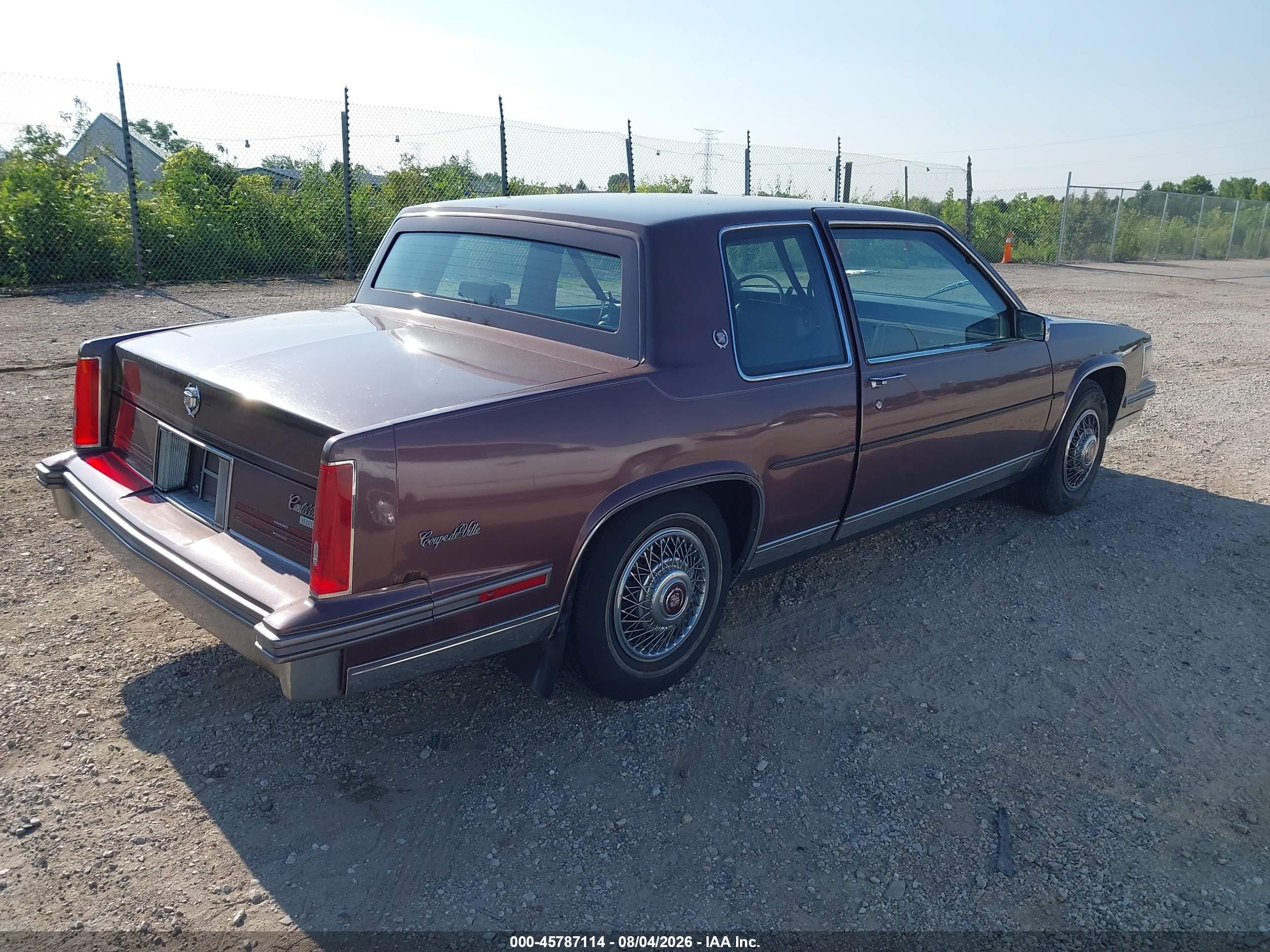 1988 Cadillac Deville   Burgundy vin: 1G6CD115XJ4339153