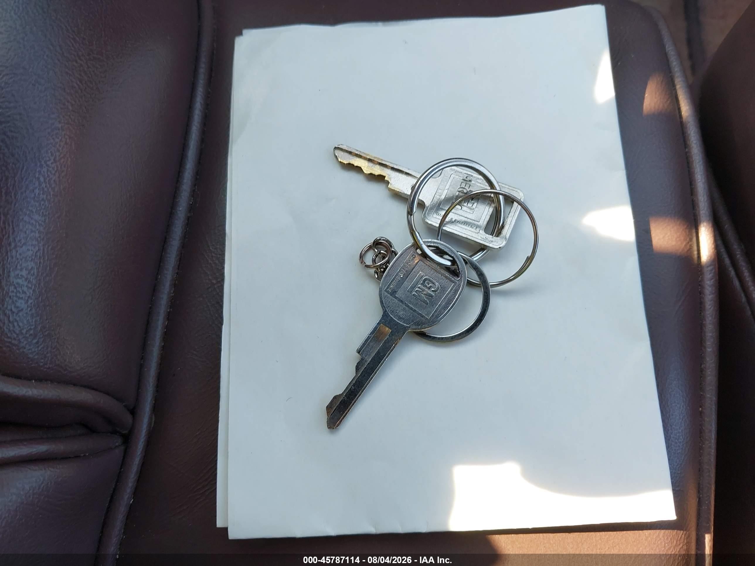 1988 Cadillac Deville   Burgundy vin: 1G6CD115XJ4339153