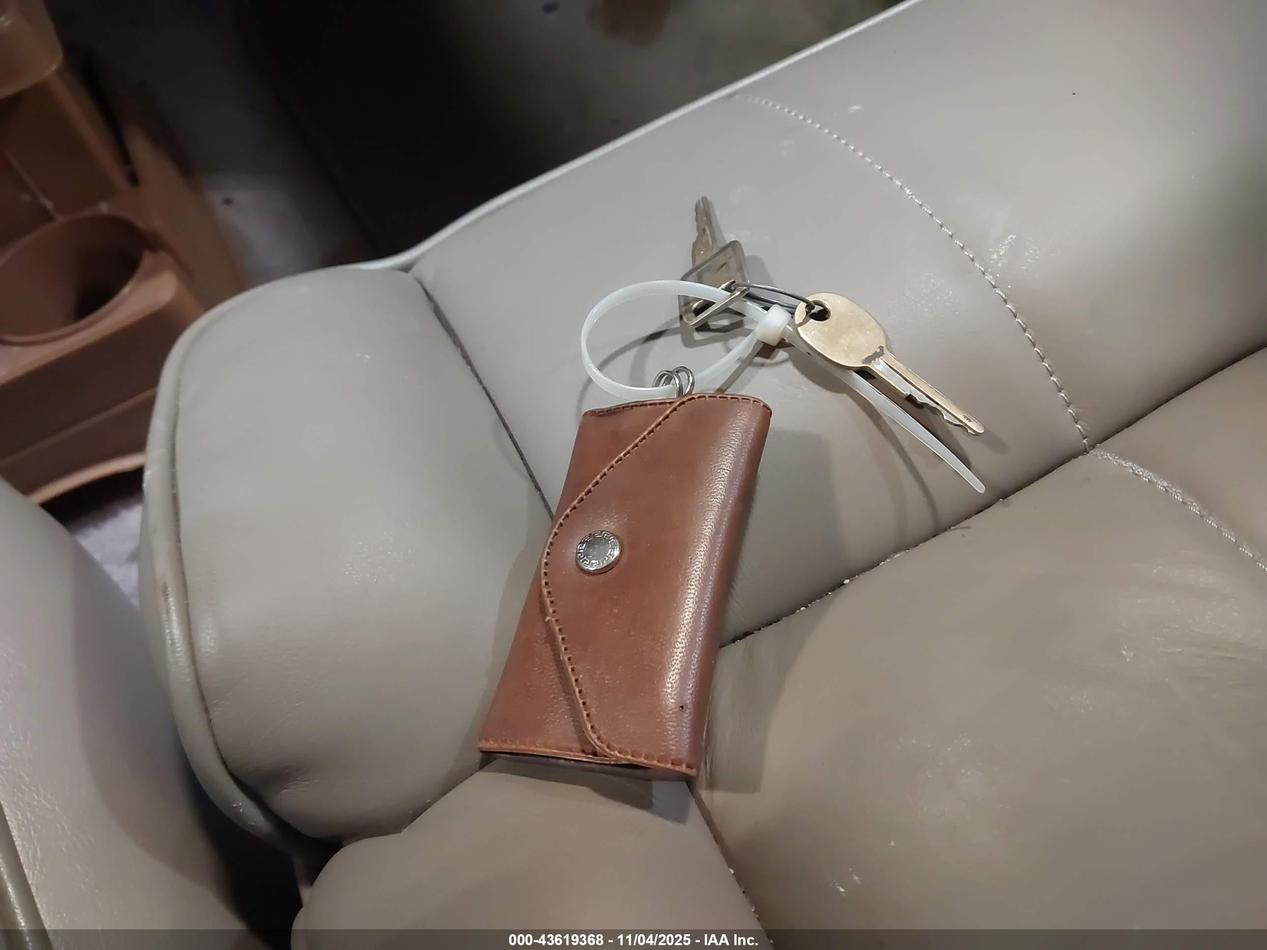 1988 Cadillac Deville   Белый vin: 1G6CD5152J4320443