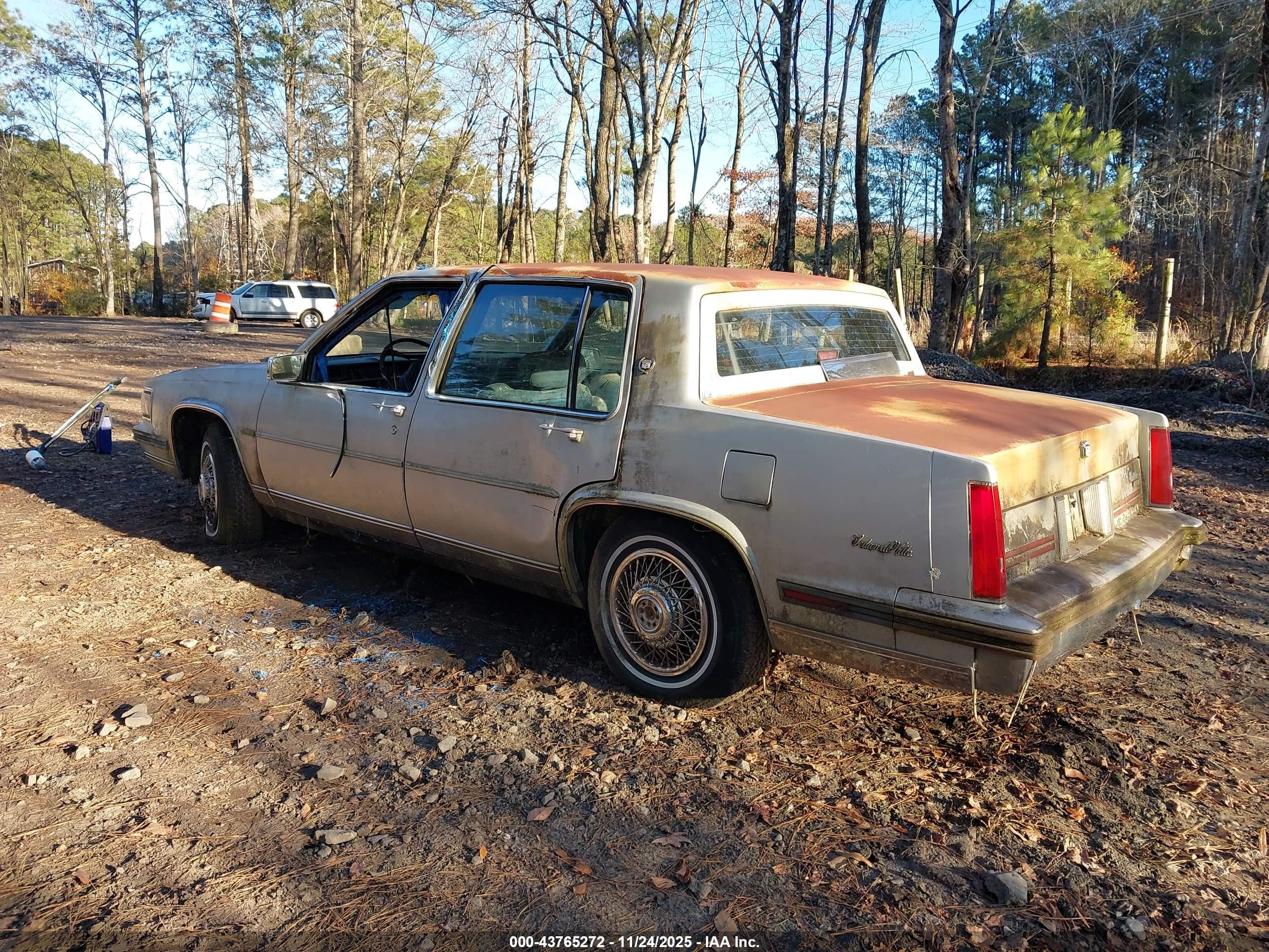 1988 Cadillac Deville   Silver vin: 1G6CD5155J4332134