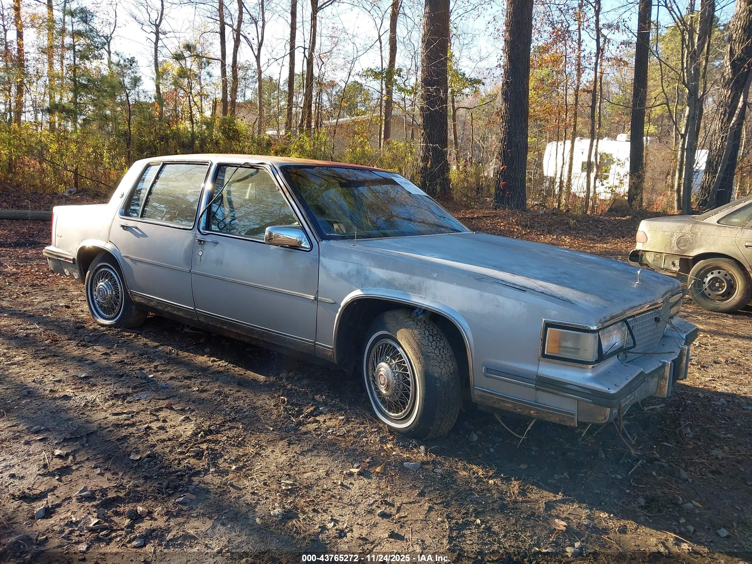 1988 Cadillac Deville   Silver vin: 1G6CD5155J4332134