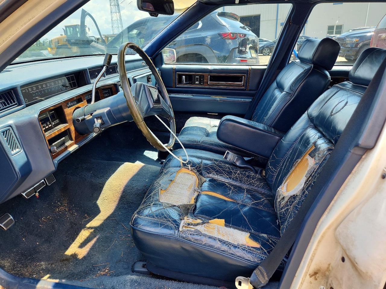 1989 Cadillac De Ville White vin: 1G6CD5155K4347203