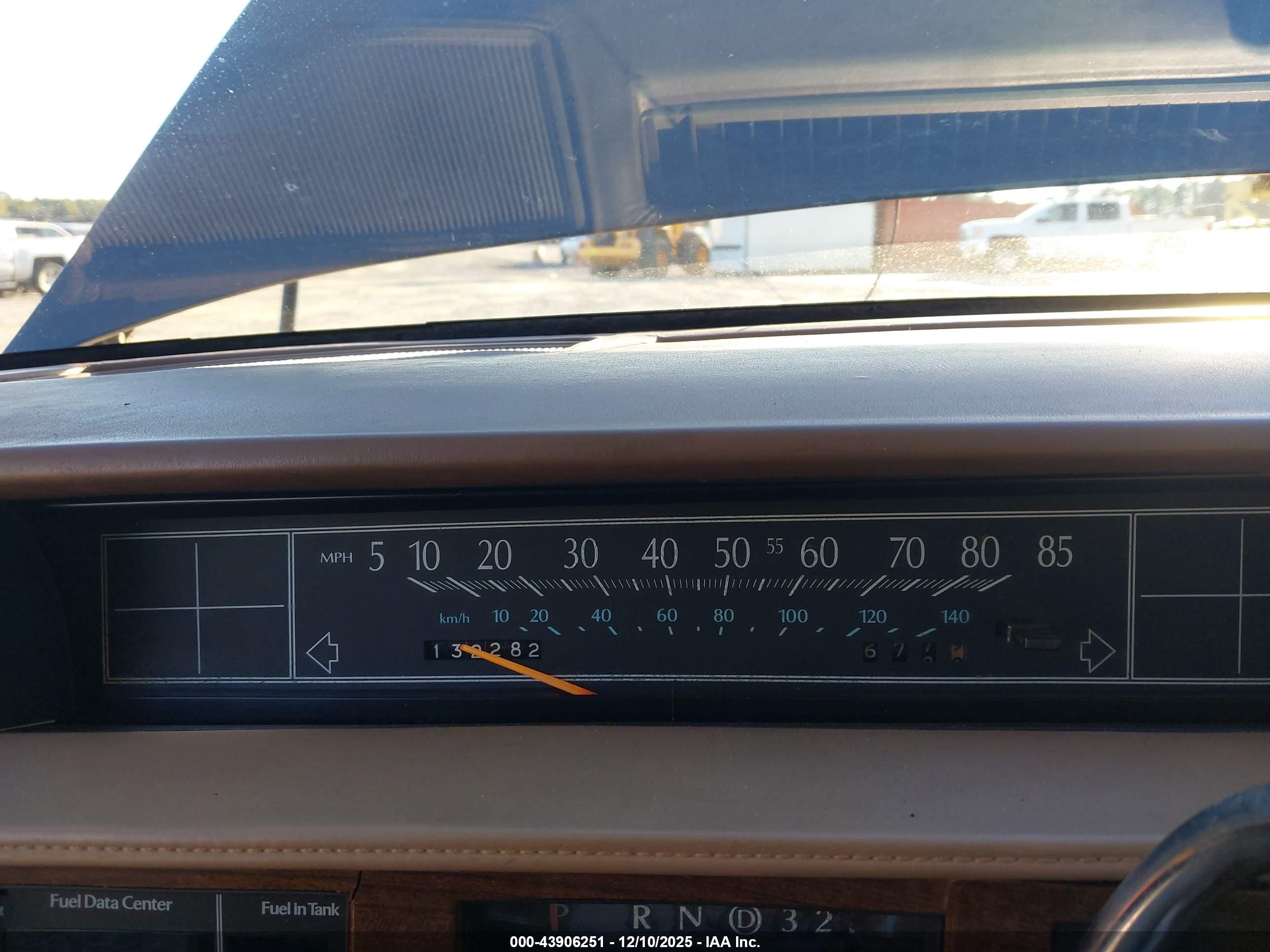 1988 Cadillac Deville   Tan vin: 1G6CD5156J4241664