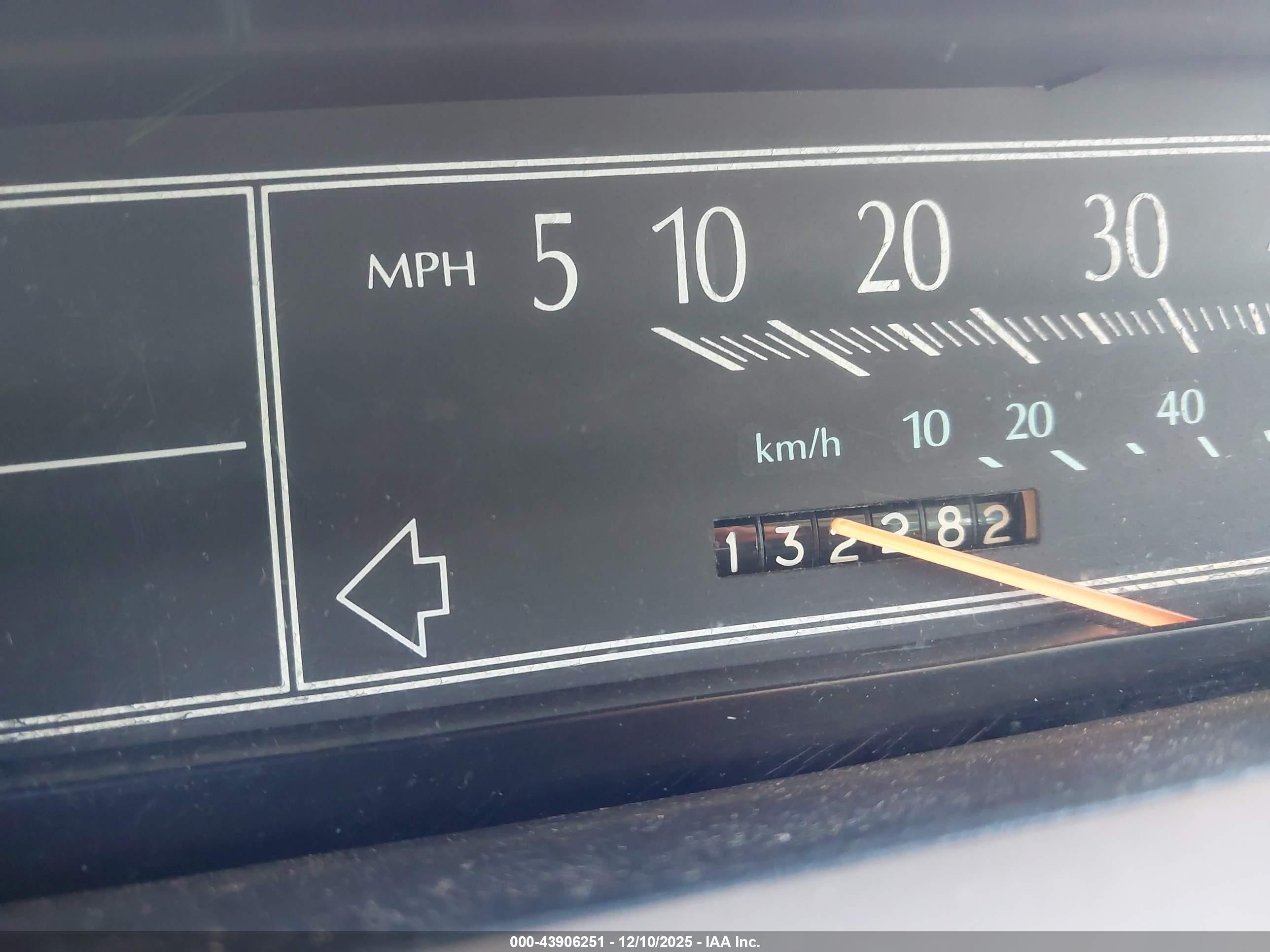 1988 Cadillac Deville   Tan vin: 1G6CD5156J4241664