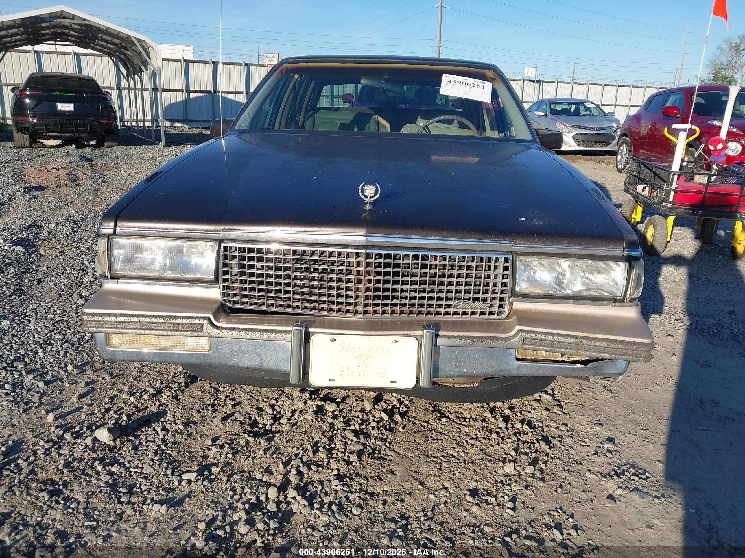 1988 Cadillac Deville   Tan vin: 1G6CD5156J4241664