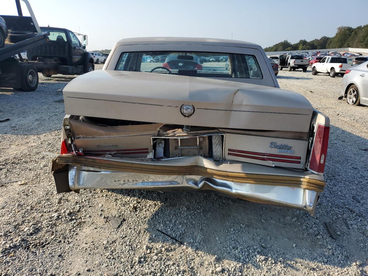 1988 Cadillac Deville Beige vin: 1G6CD5158J4337280