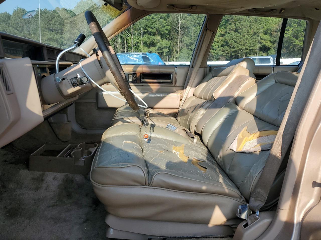 1988 Cadillac Deville Beige vin: 1G6CD5158J4337280
