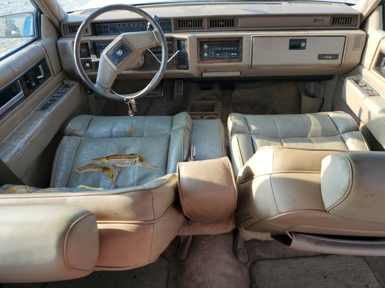 1988 Cadillac Deville Beige vin: 1G6CD5158J4337280