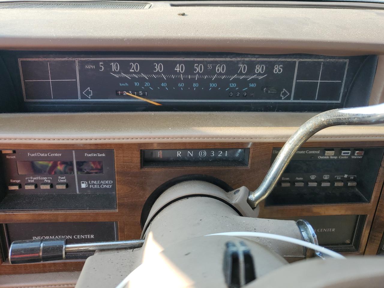 1988 Cadillac Deville Beige vin: 1G6CD5158J4337280
