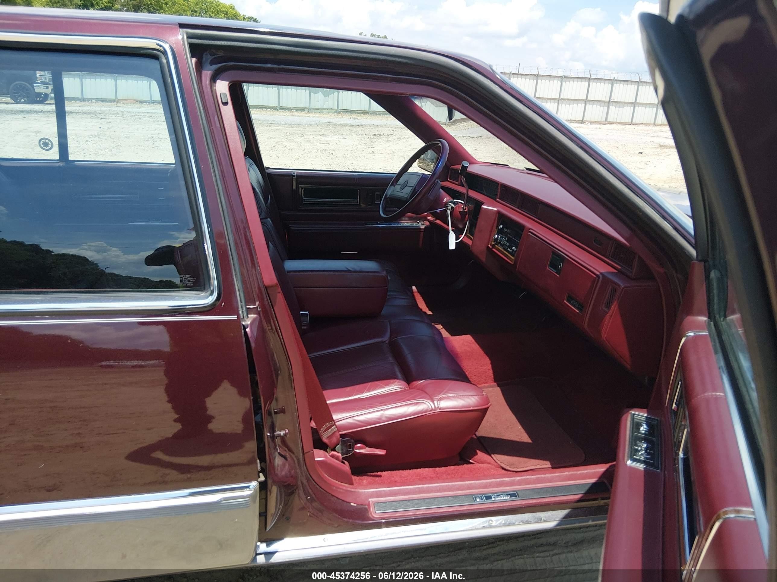 1990 Cadillac Deville   Бордовый vin: 1G6CD5330L4312775