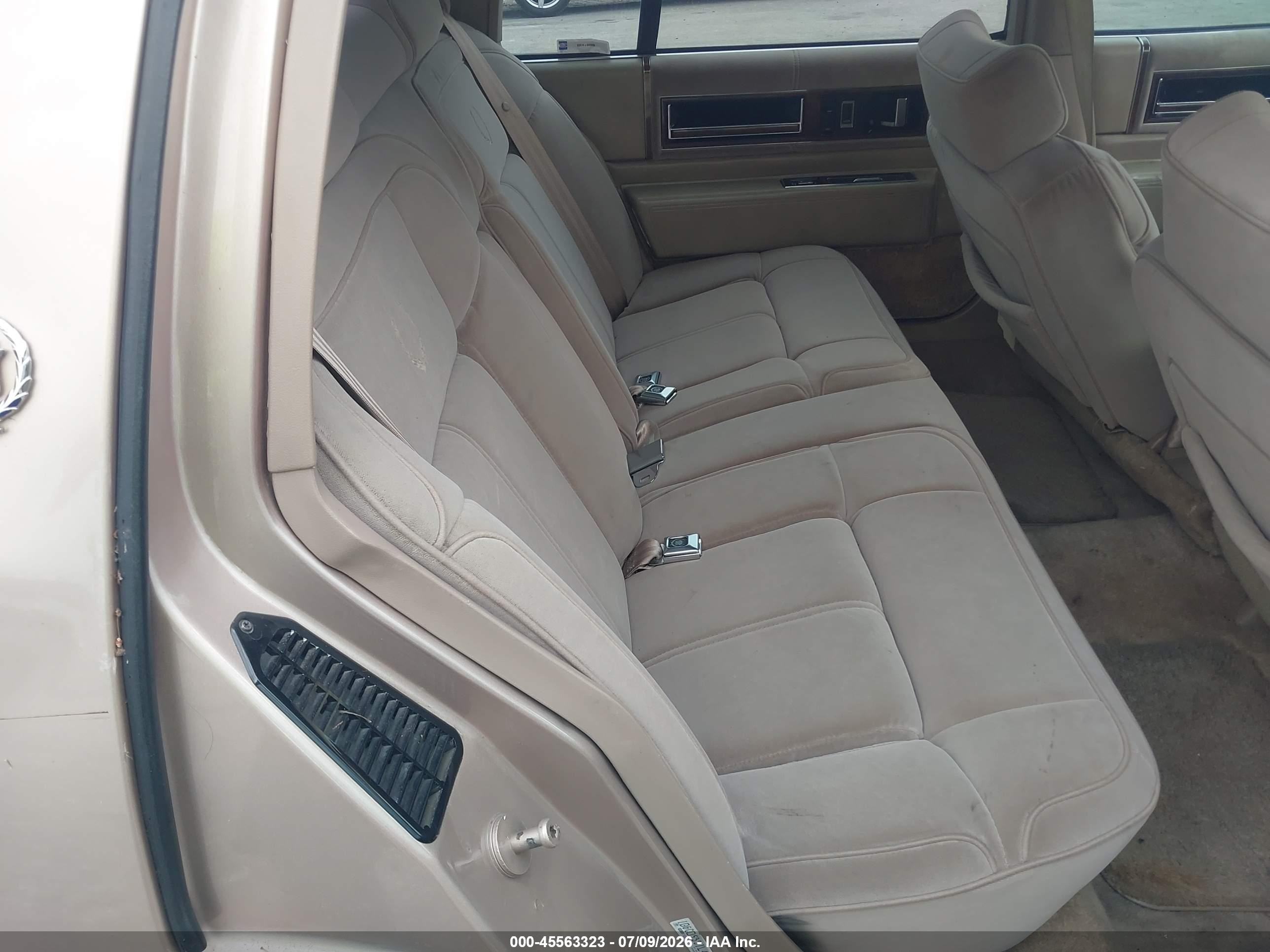 1990 Cadillac Deville Желто-коричневый vin: 1G6CD5331L4321842