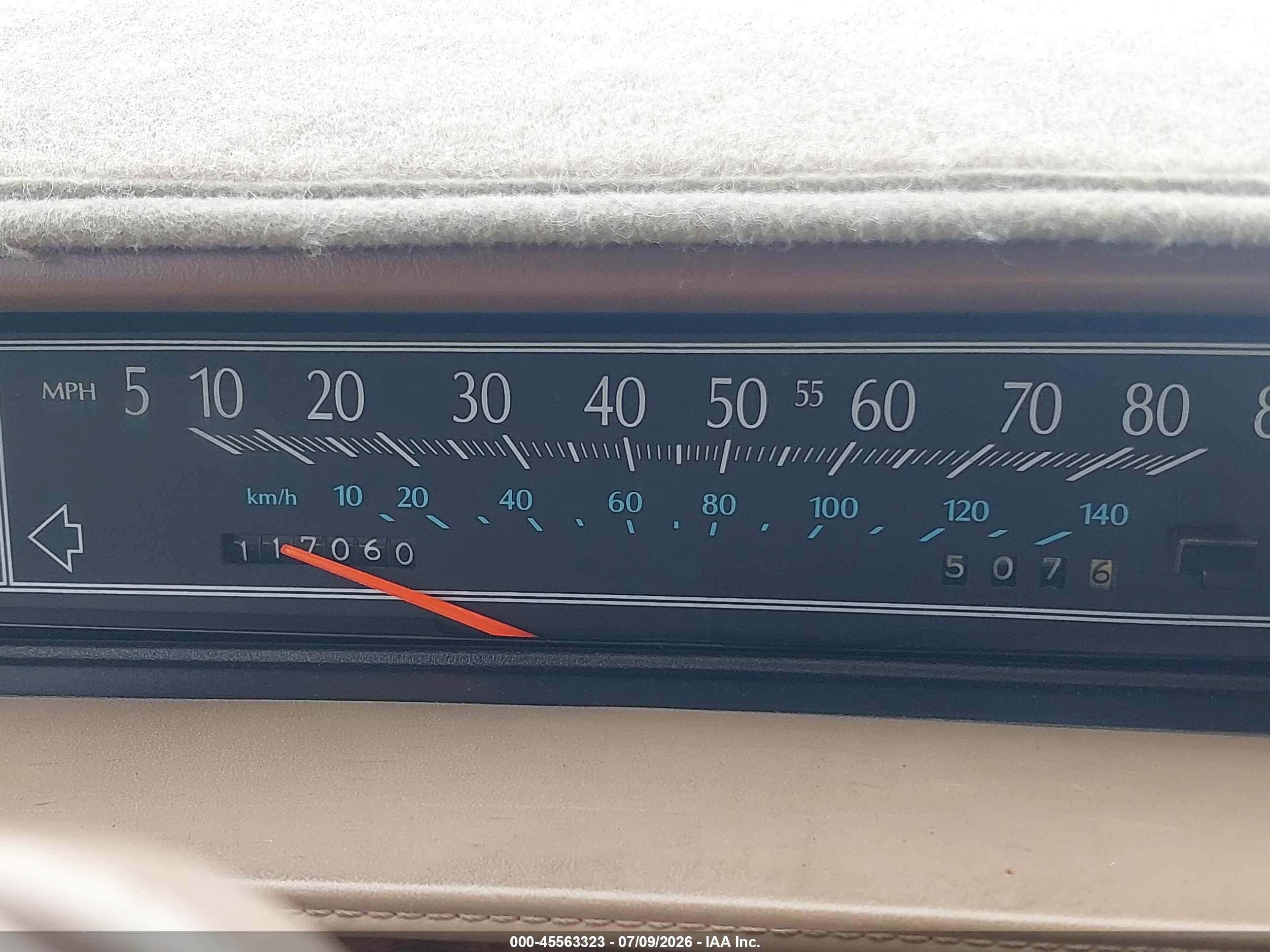 1990 Cadillac Deville Желто-коричневый vin: 1G6CD5331L4321842