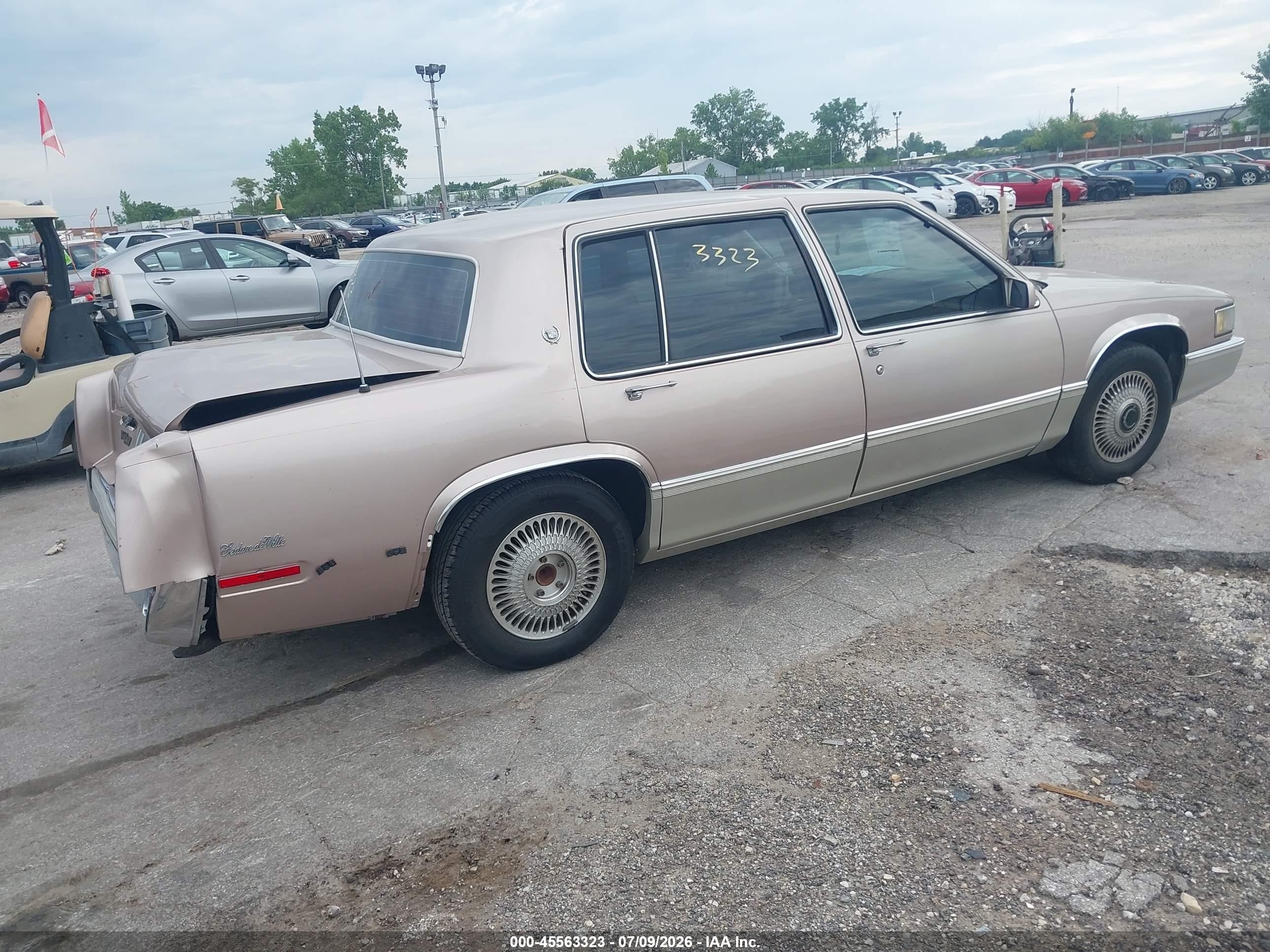 1990 Cadillac Deville Желто-коричневый vin: 1G6CD5331L4321842