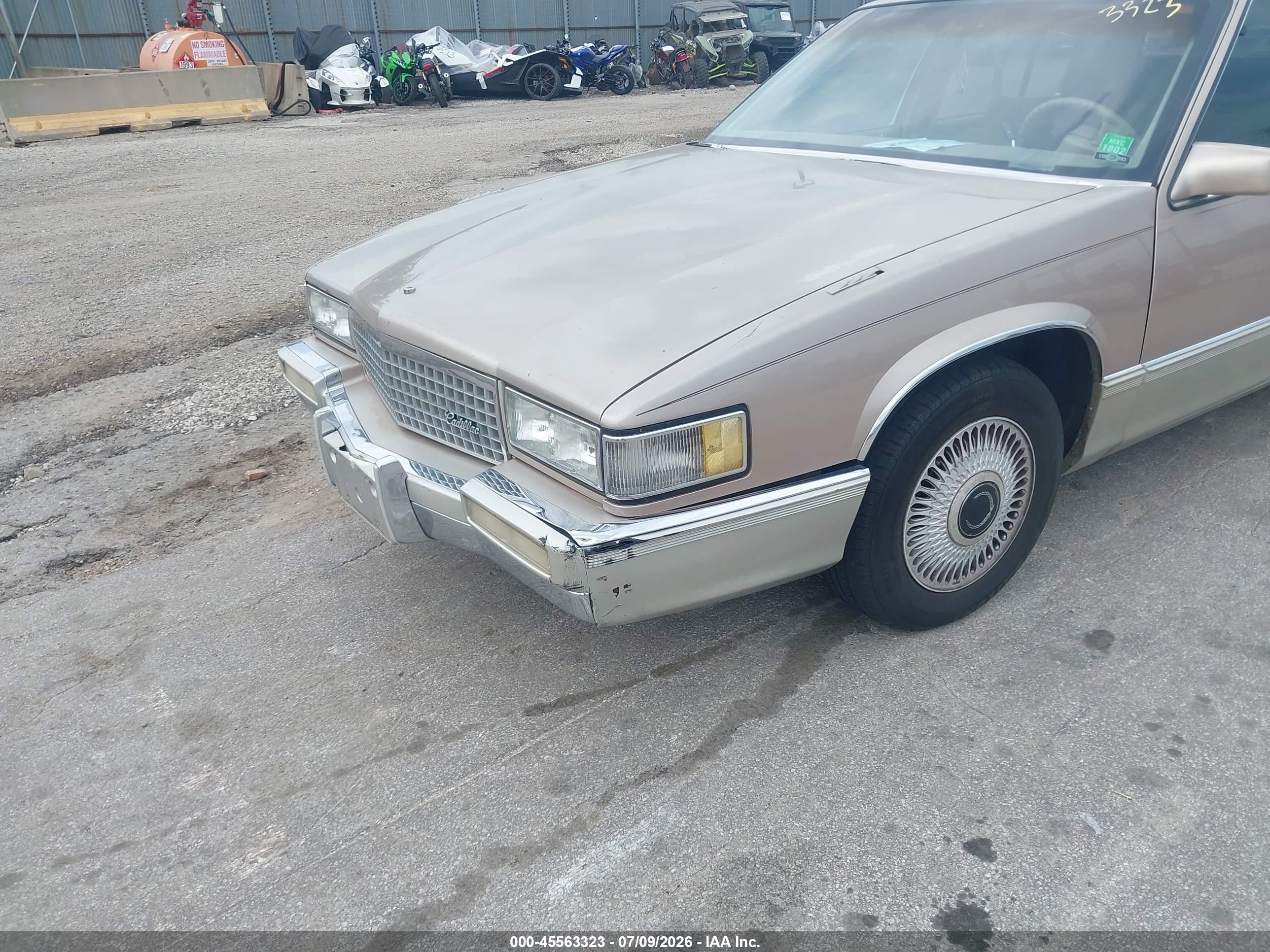 1990 Cadillac Deville Желто-коричневый vin: 1G6CD5331L4321842