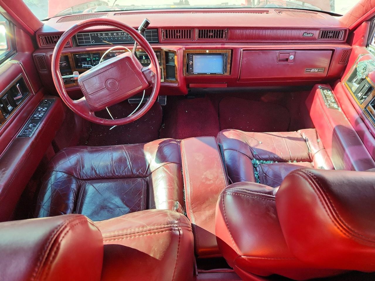 1992 Cadillac Deville Red vin: 1G6CD53B0N4302080