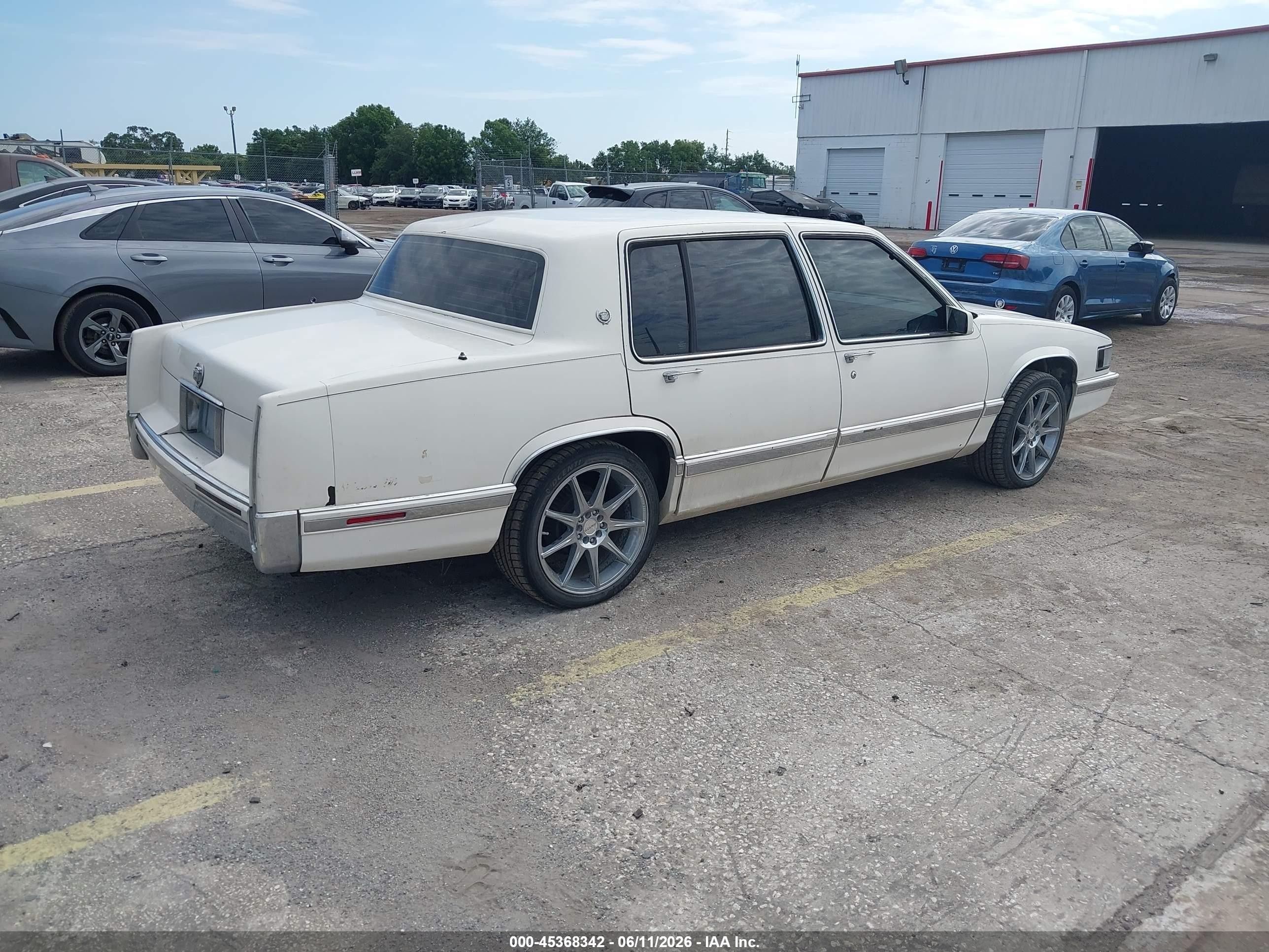 1993 Cadillac Deville   White vin: 1G6CD53B2P4287343