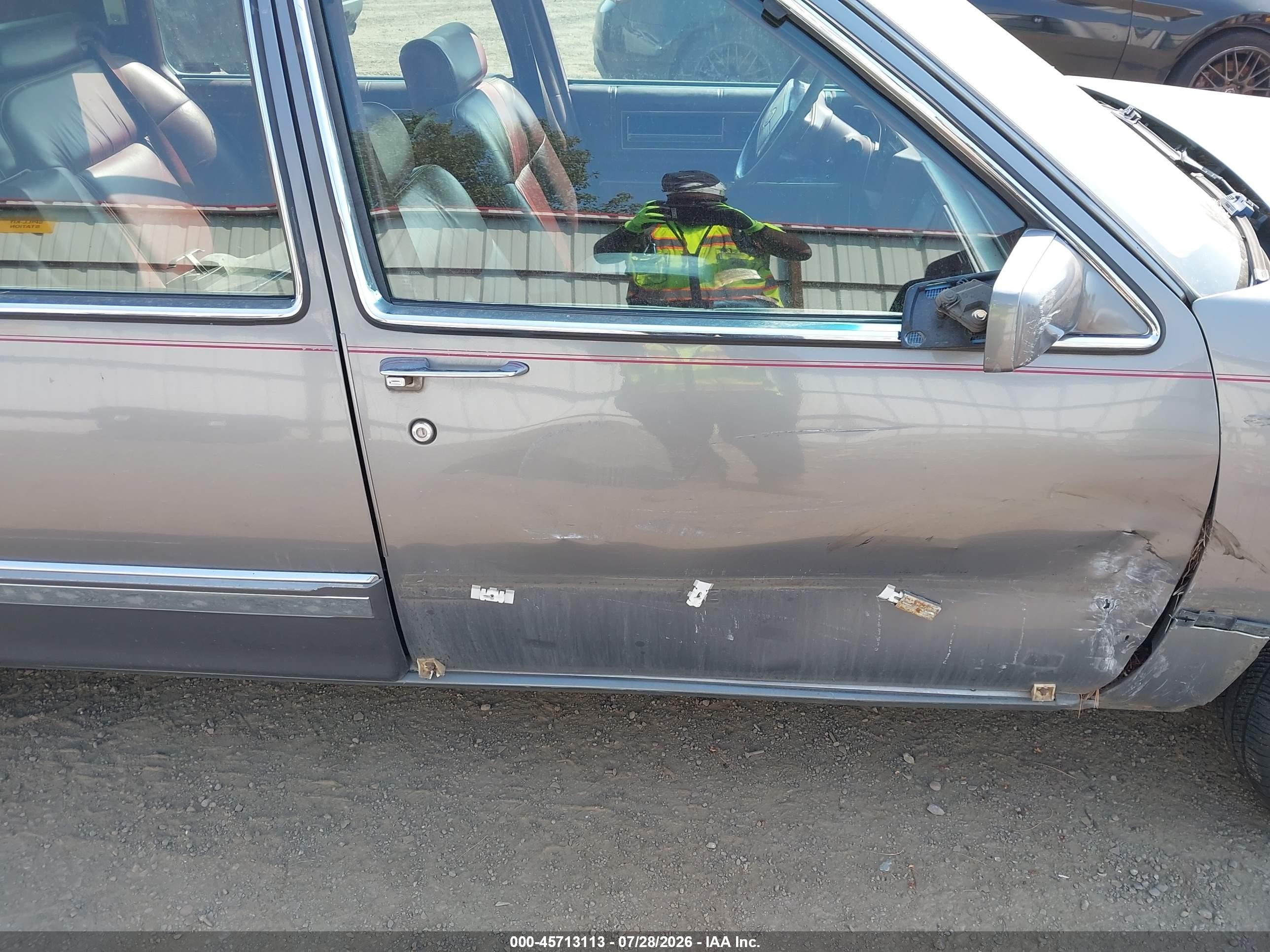 1993 Cadillac Deville   Gray vin: 1G6CD53B7P4235948