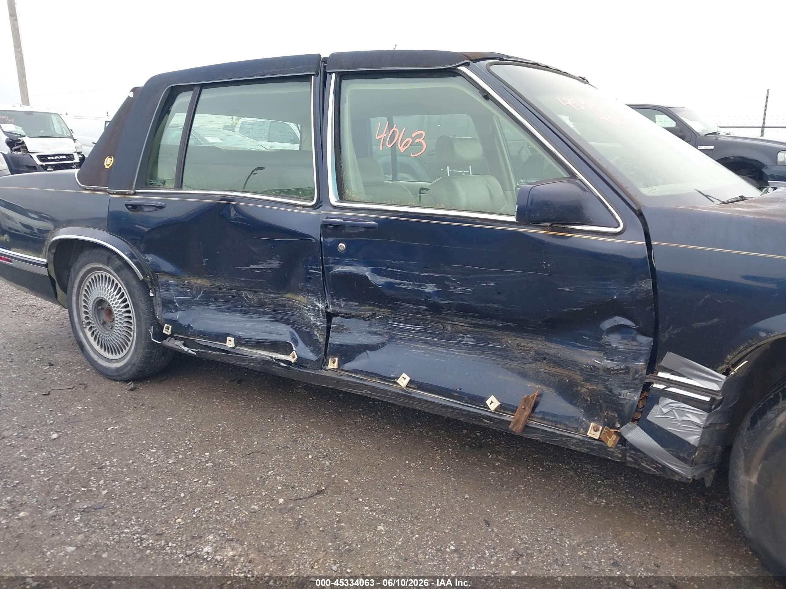 1993 Cadillac Deville   Dark Blue vin: 1G6CD53B7P4290075