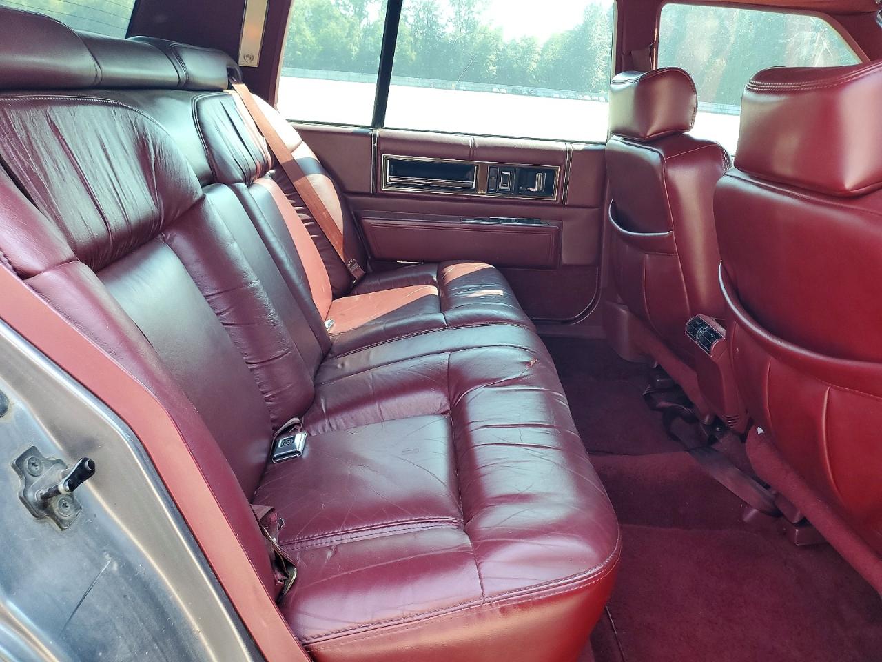 1993 Cadillac Deville Gray vin: 1G6CD53B7P4329960