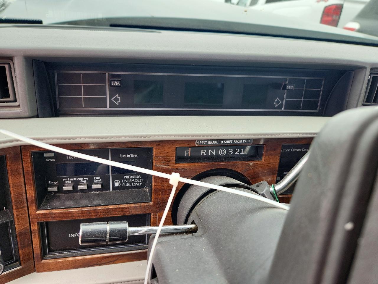1992 Cadillac Deville Blue vin: 1G6CD53B8N4271435