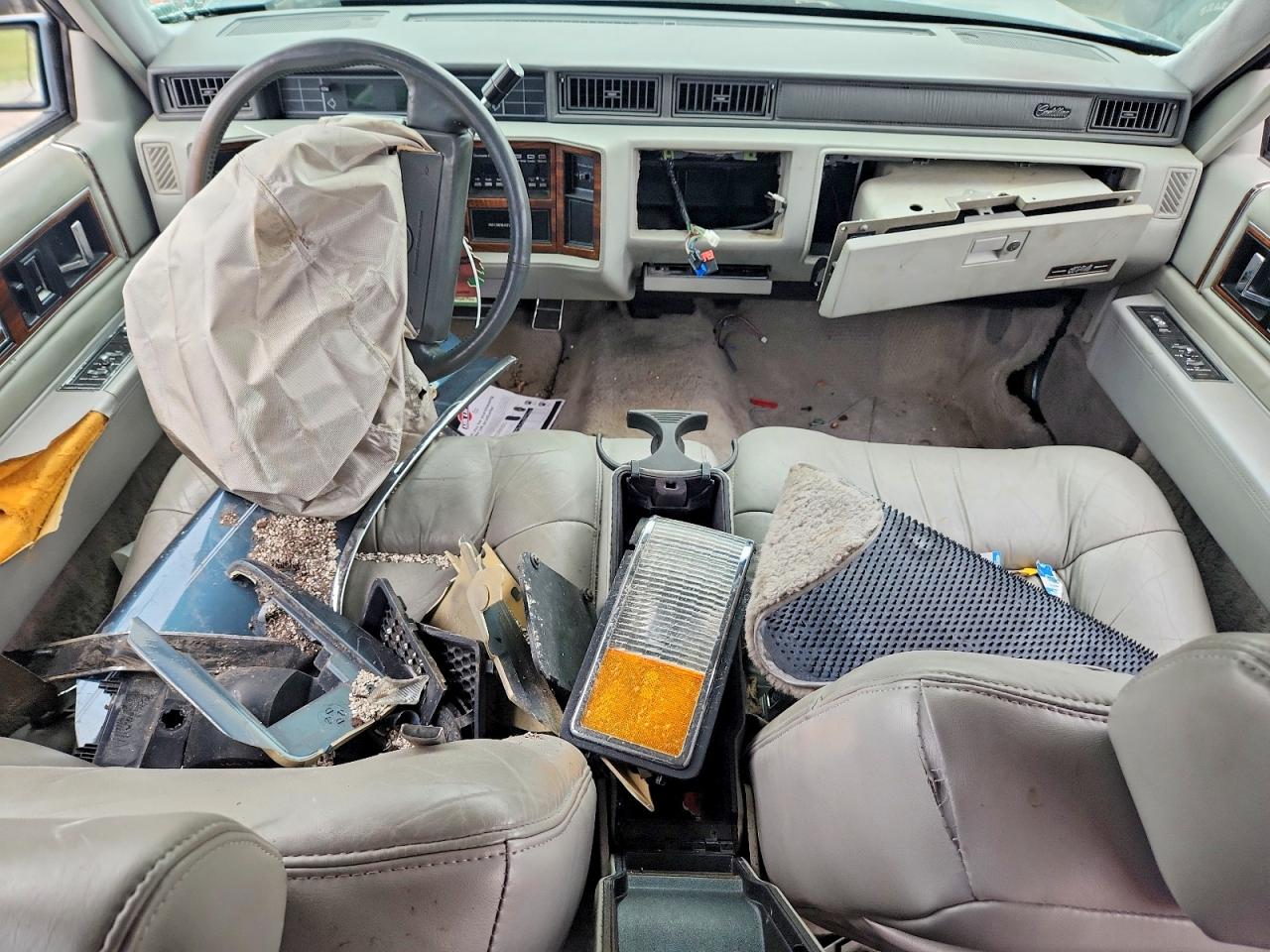 1992 Cadillac Deville Blue vin: 1G6CD53B8N4271435