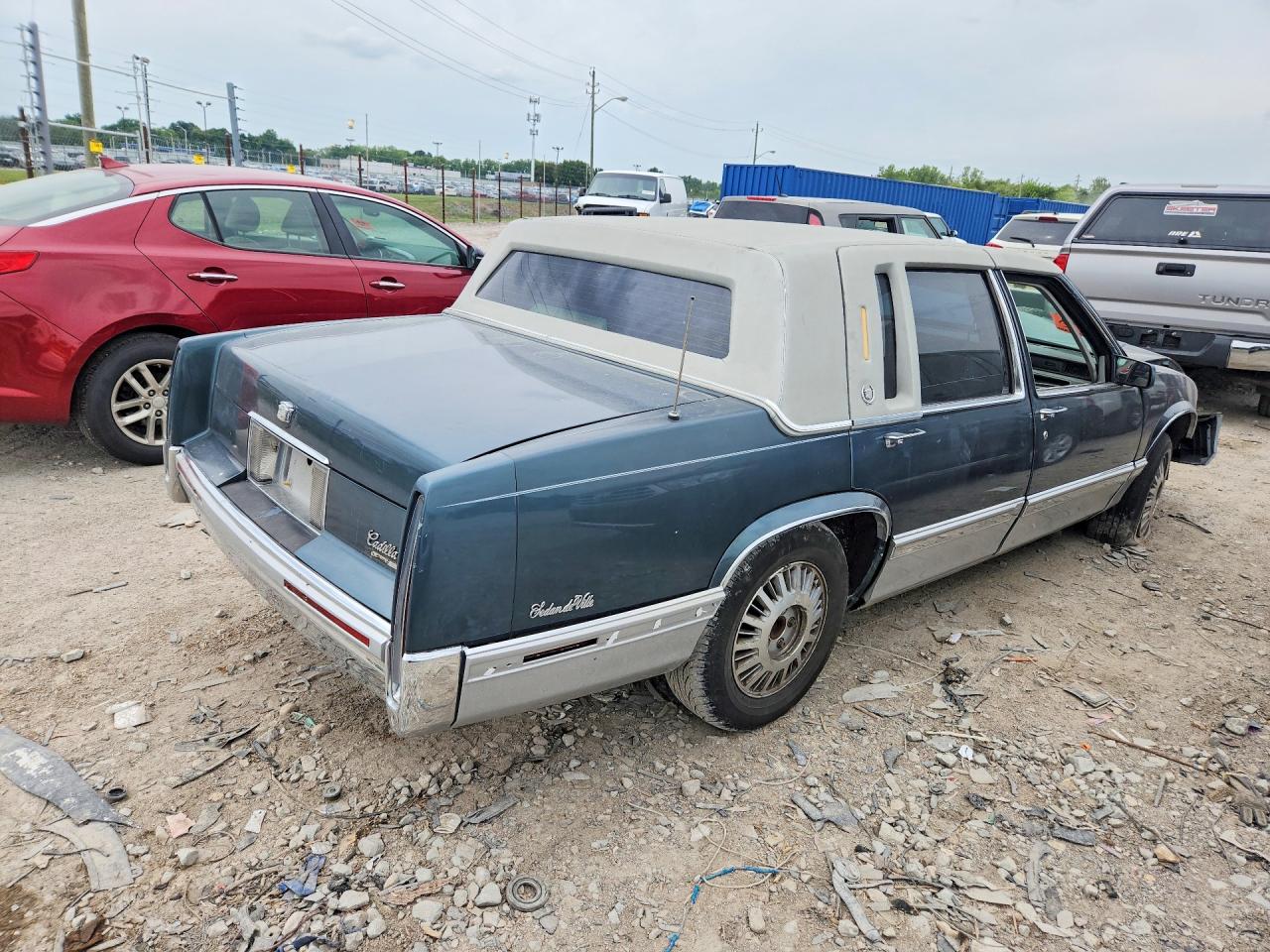 1992 Cadillac Deville Blue vin: 1G6CD53B8N4271435