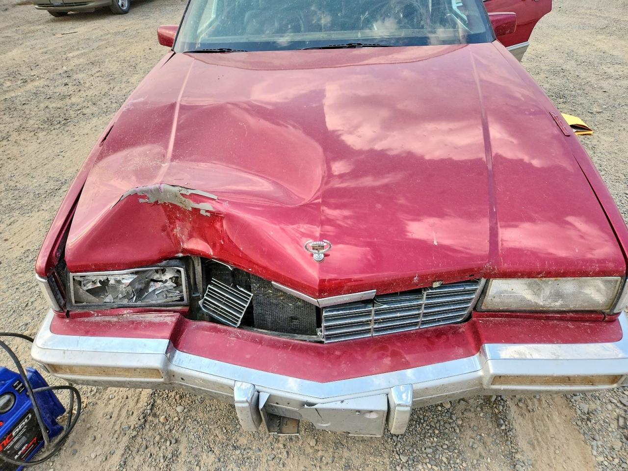 1992 Cadillac Deville Burgundy vin: 1G6CD53B8N4321881
