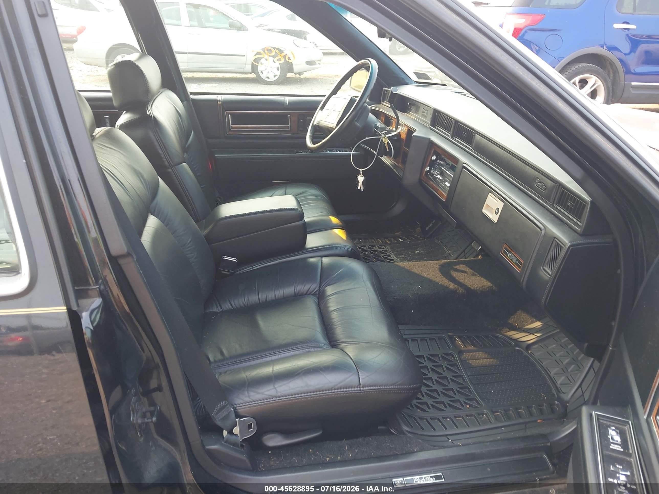 1993 Cadillac Deville   Черный vin: 1G6CD53B8P4295432