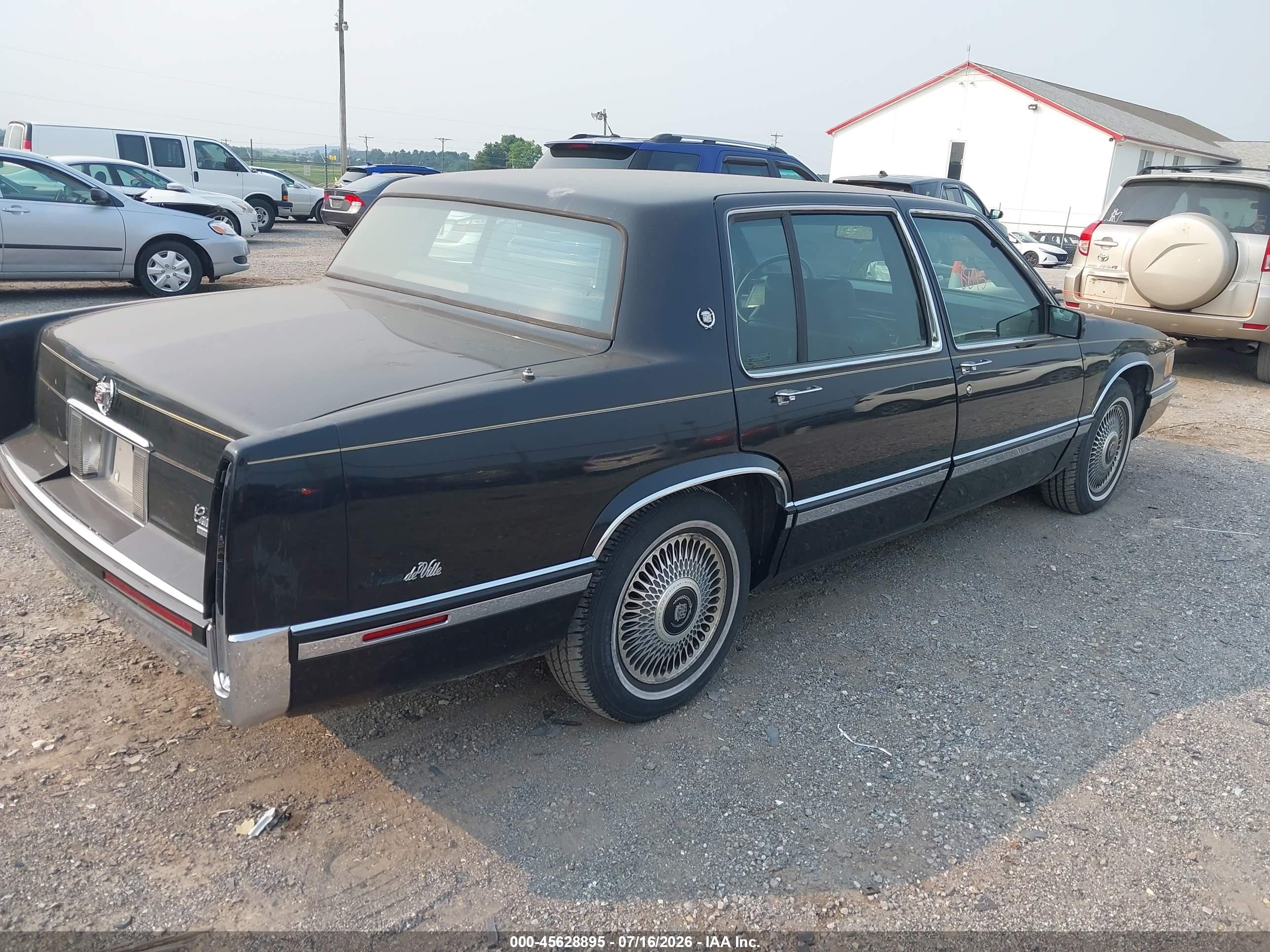 1993 Cadillac Deville   Черный vin: 1G6CD53B8P4295432