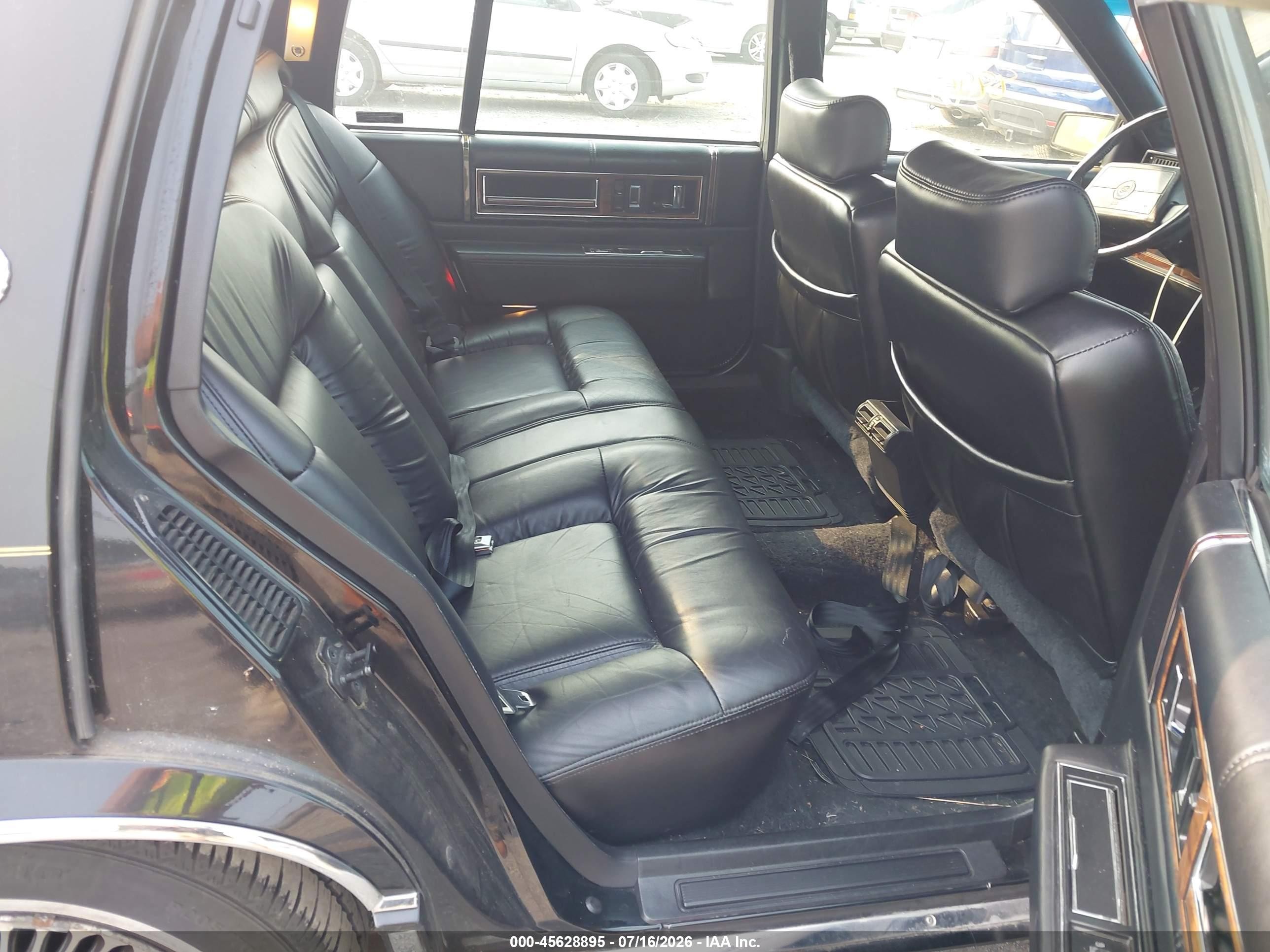 1993 Cadillac Deville   Черный vin: 1G6CD53B8P4295432