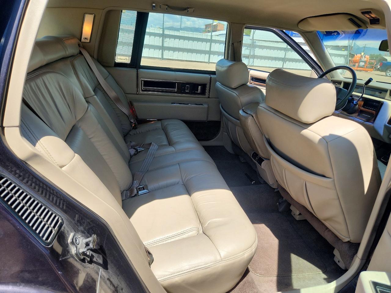 1992 Cadillac Deville Black vin: 1G6CD53B9N4226973