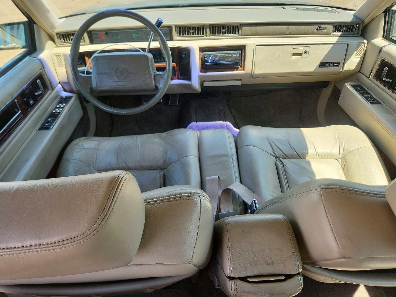 1992 Cadillac Deville Black vin: 1G6CD53B9N4226973
