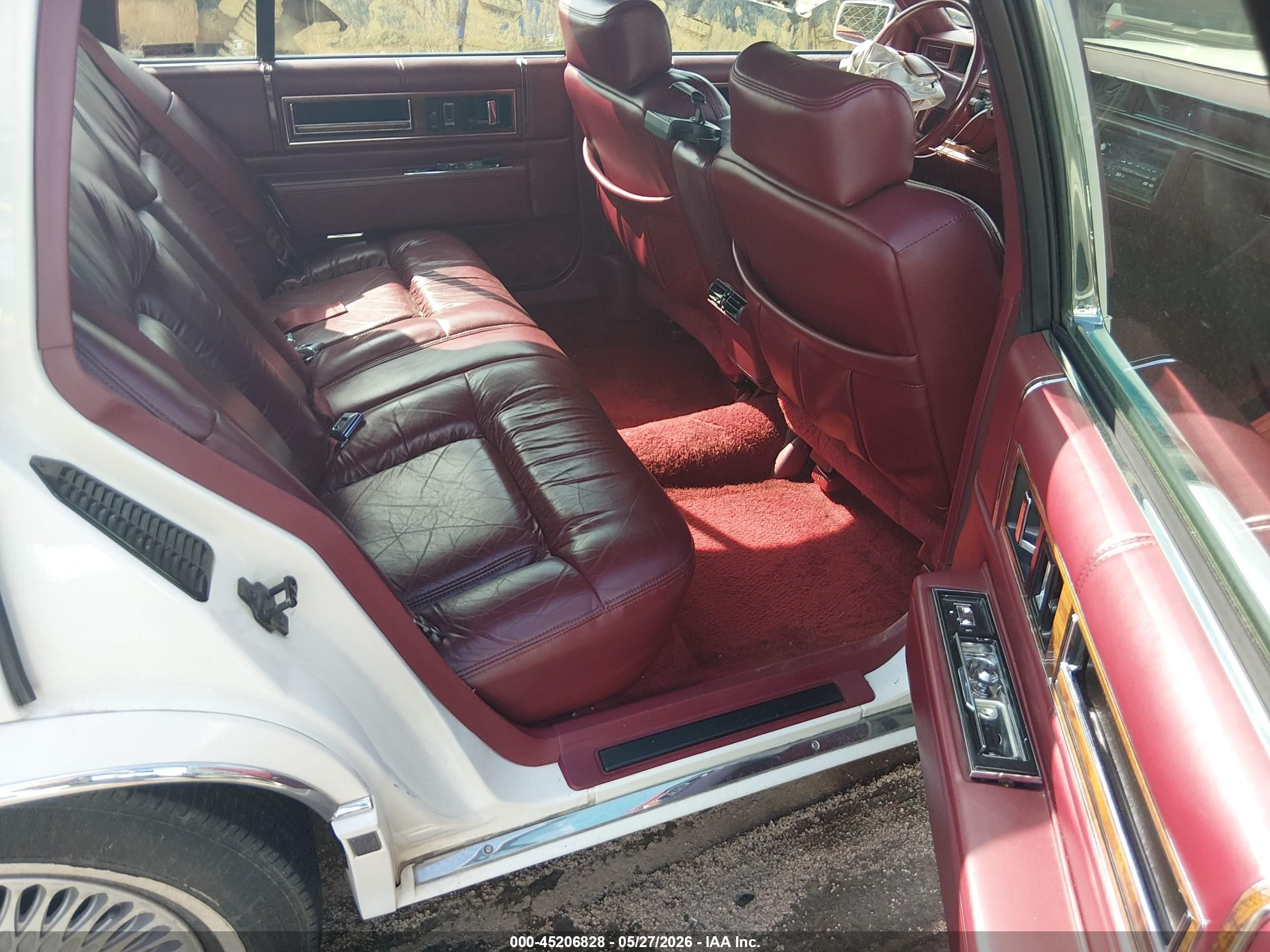 1992 Cadillac Deville   White vin: 1G6CD53B9N4315202