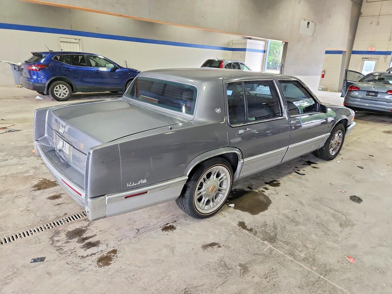 1993 Cadillac Deville Серый vin: 1G6CD53BXP4209523