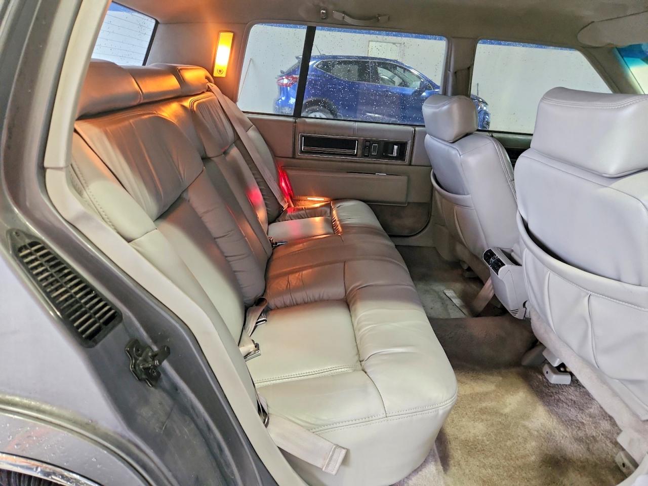 1993 Cadillac Deville Серый vin: 1G6CD53BXP4209523