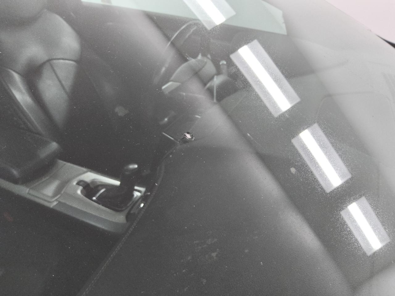 2014 Cadillac Cts Silver vin: 1G6DA1E31E0108354 Damage: Windshield, Broken, Replacement Required