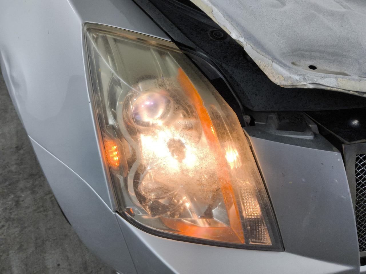 2014 Cadillac Cts Silver vin: 1G6DA1E31E0108354 Damage: Right Head Lamp, Broken, Replacement Required