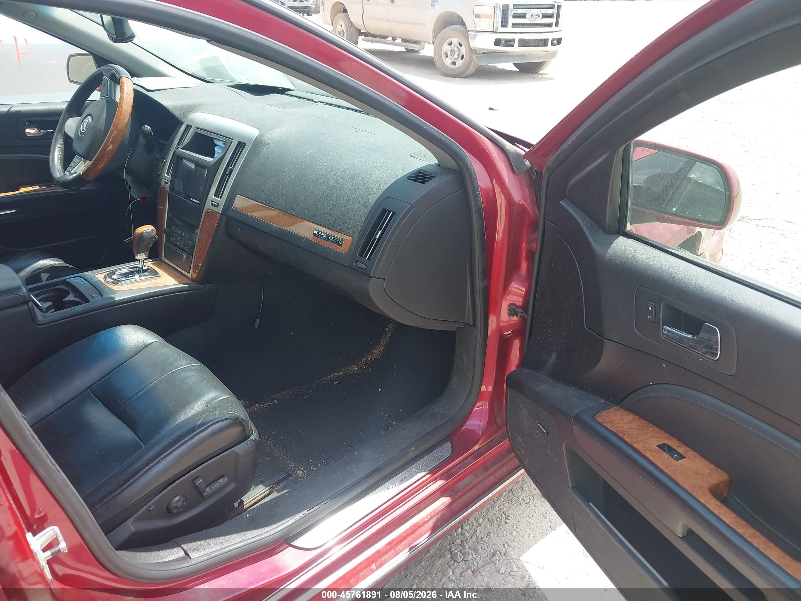 2008 Cadillac Sts Awd W/1sb Red vin: 1G6DA67V680136814
