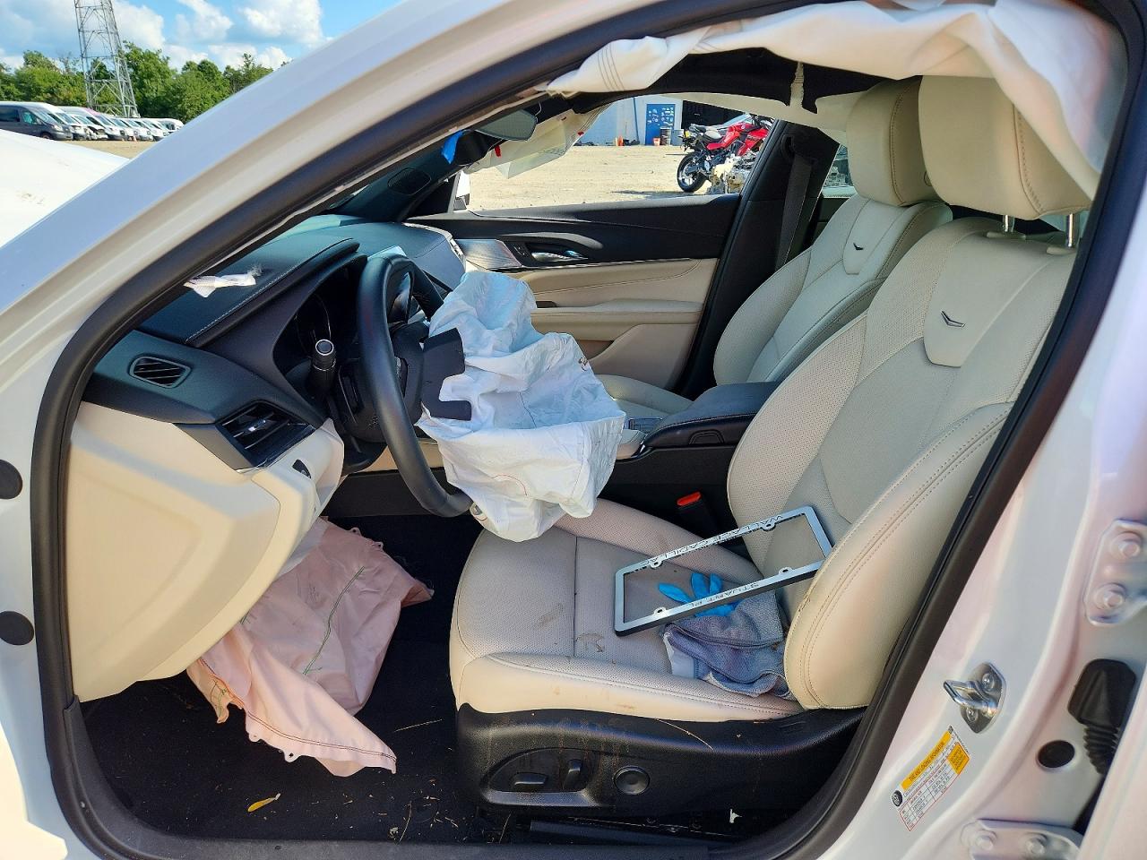 2025 Cadillac Ct4 Premium Luxury White vin: 1G6DB5RK0S0115877