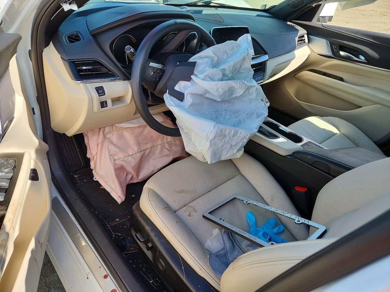 2025 Cadillac Ct4 Premium Luxury White vin: 1G6DB5RK0S0115877