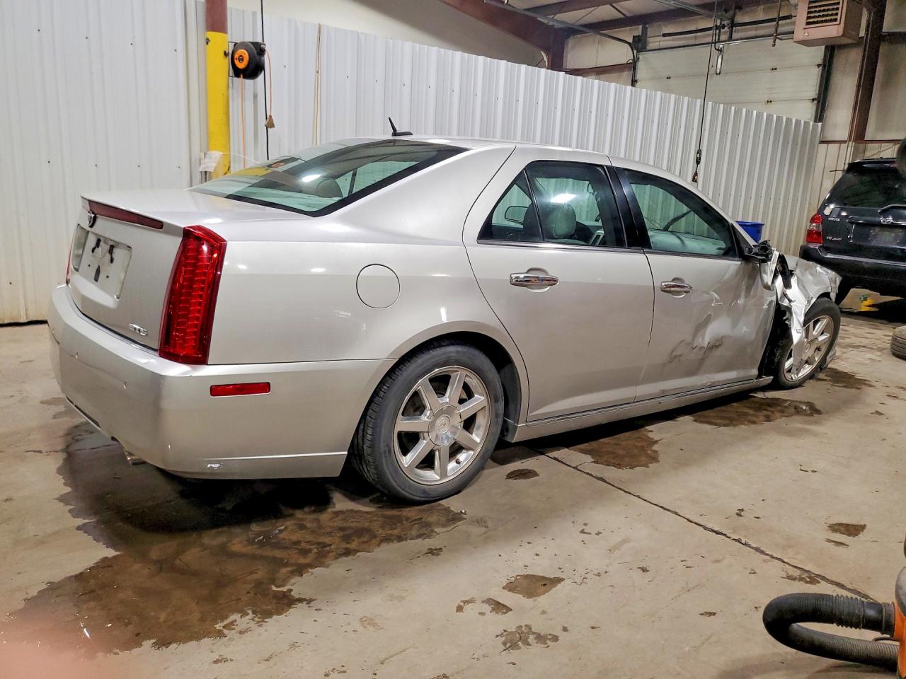 2008 Cadillac Sts Silver vin: 1G6DC67A080120325